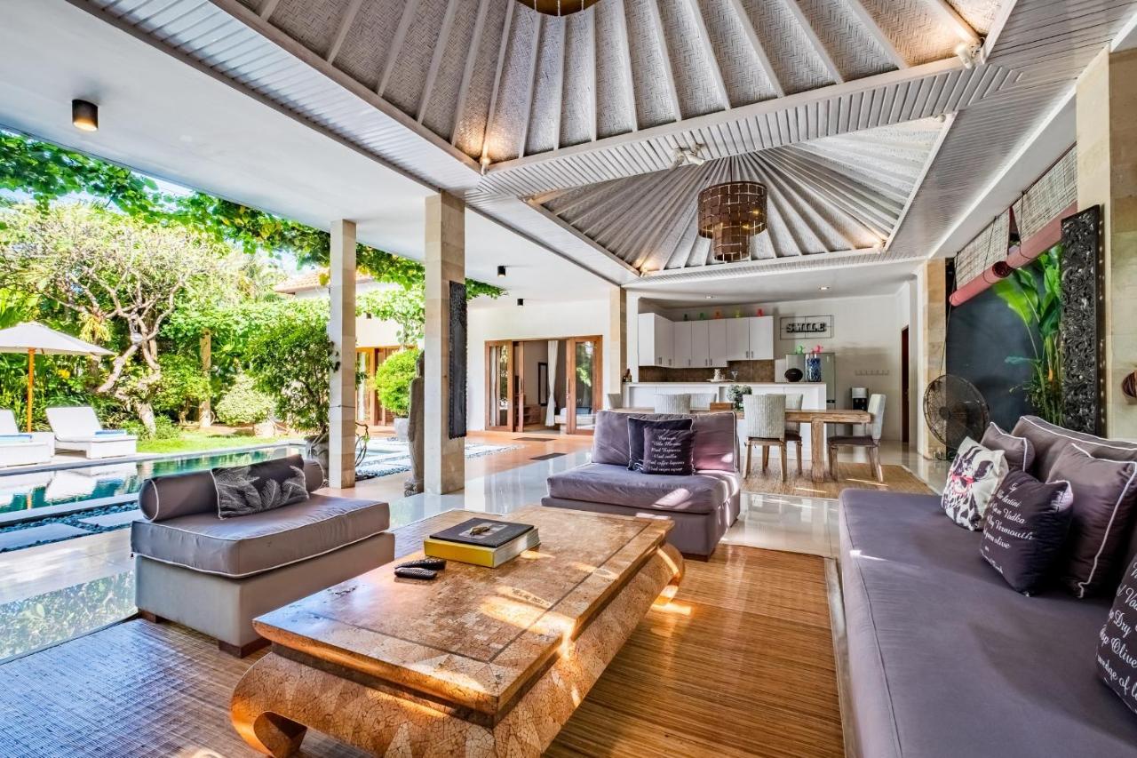 Central Seminyak Villa Martini Exterior foto